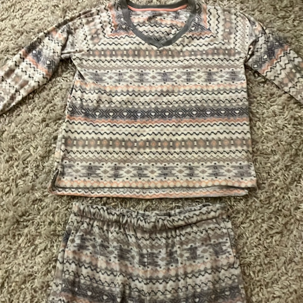 COPY - EUC Cuddle Duds pajama set size M